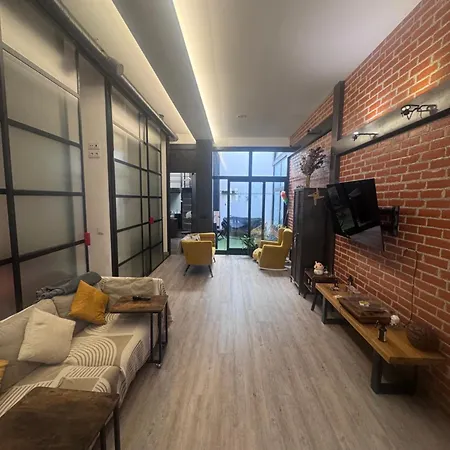 Large Modern Industrial Loft Close To Beaches