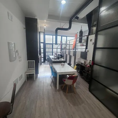 شقة Large Modern Industrial Loft Close To Beaches