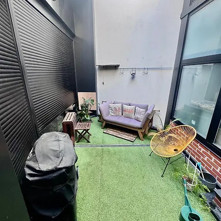 Large Modern Industrial Loft Close To Beaches * آكورونيا
