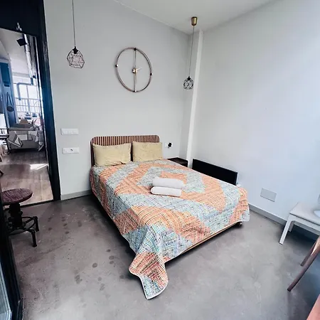 Large Modern Industrial Loft Close To Beaches Daire *