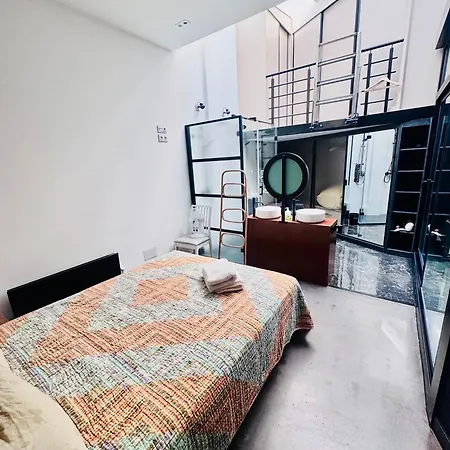 Large Modern Industrial Loft Close To Beaches * La Coruña